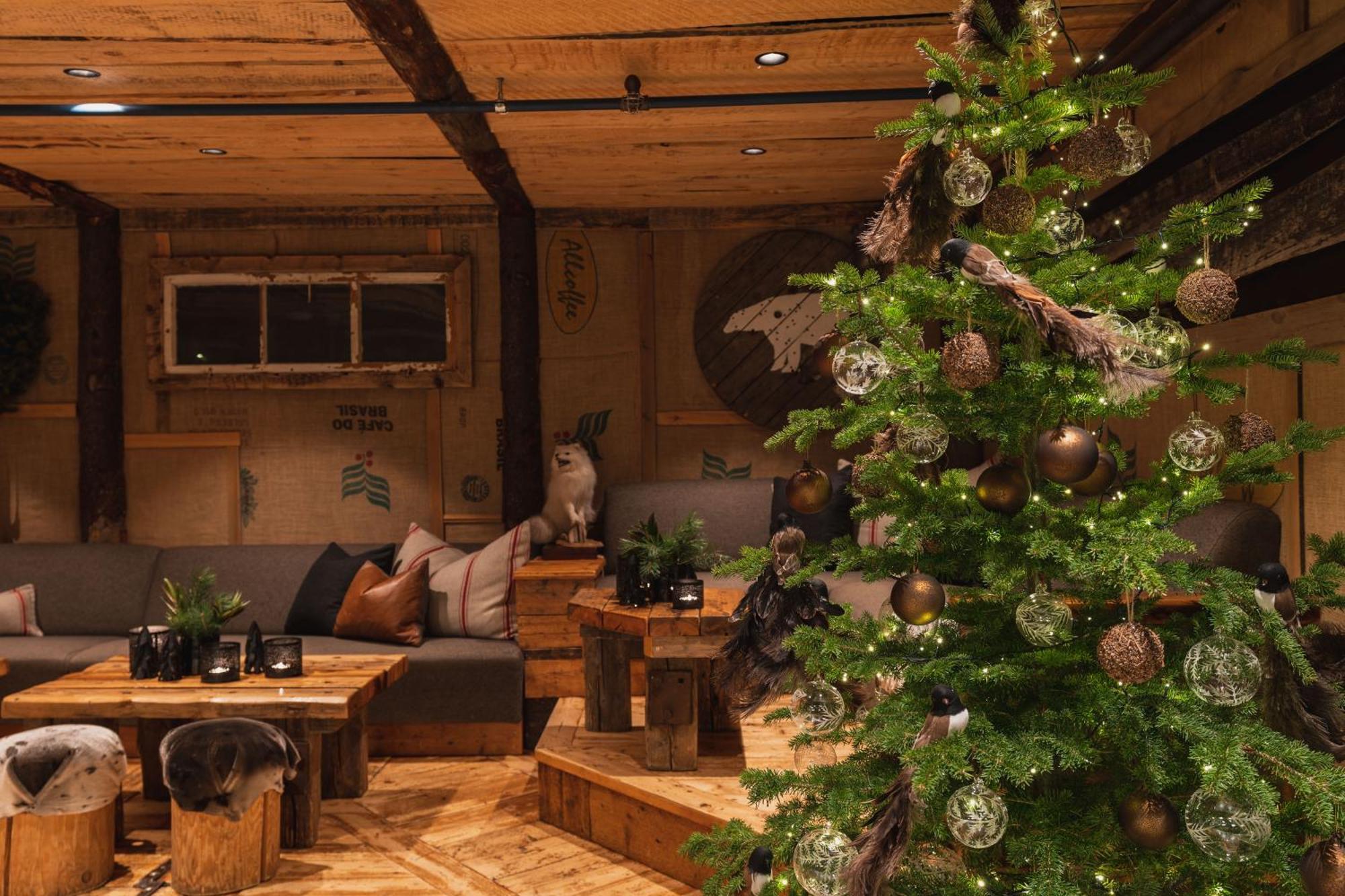 Basecamp Hotel Longyearbyen Exteriér fotografie